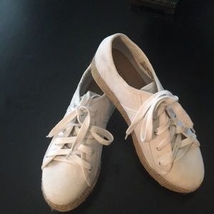 White Canvas sneaker with espadrille sole.